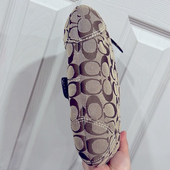 Coach signature Jacquard Shoulder Bag - Picture 6 of 9